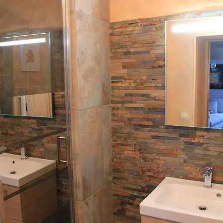 Apartamento Roissy Appartements *